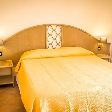 Villaggio Porto Rhoca Hotel