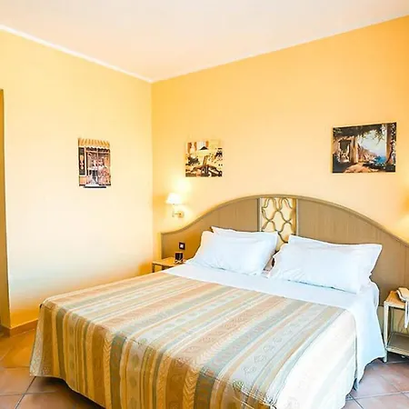 Villaggio Porto Rhoca ホテル スクイッラーチェ