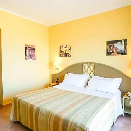 Villaggio Porto Rhoca 4* スクイッラーチェ