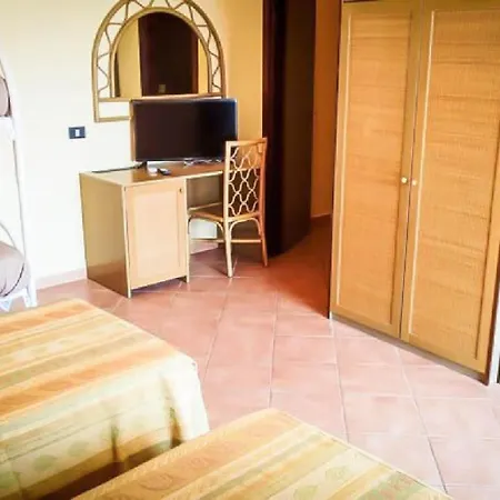 ホテル Villaggio Porto Rhoca 4*