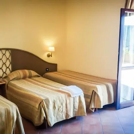 Villaggio Porto Rhoca 4*