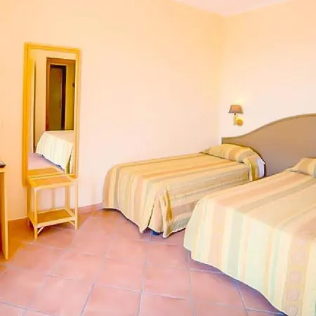 Villaggio Porto Rhoca