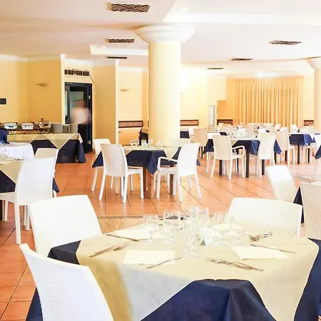 Villaggio Porto Rhoca ホテル