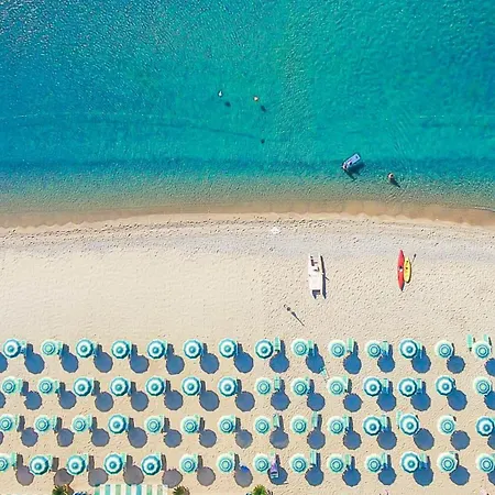 Villaggio Porto Rhoca スクイッラーチェ