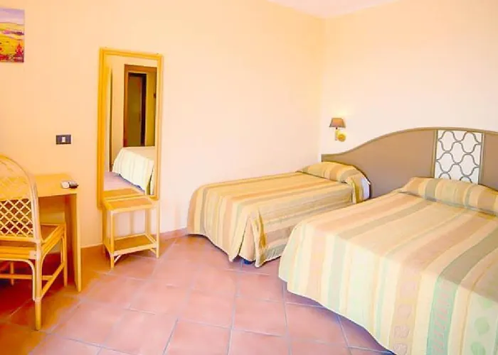 Villaggio Porto Rhoca