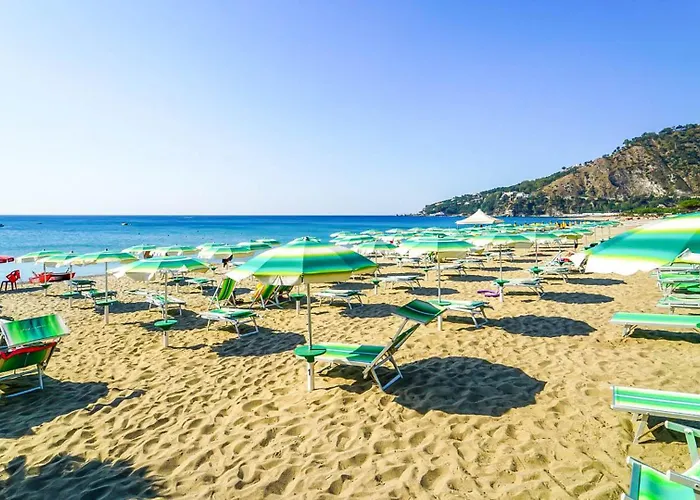 Villaggio Porto Rhoca